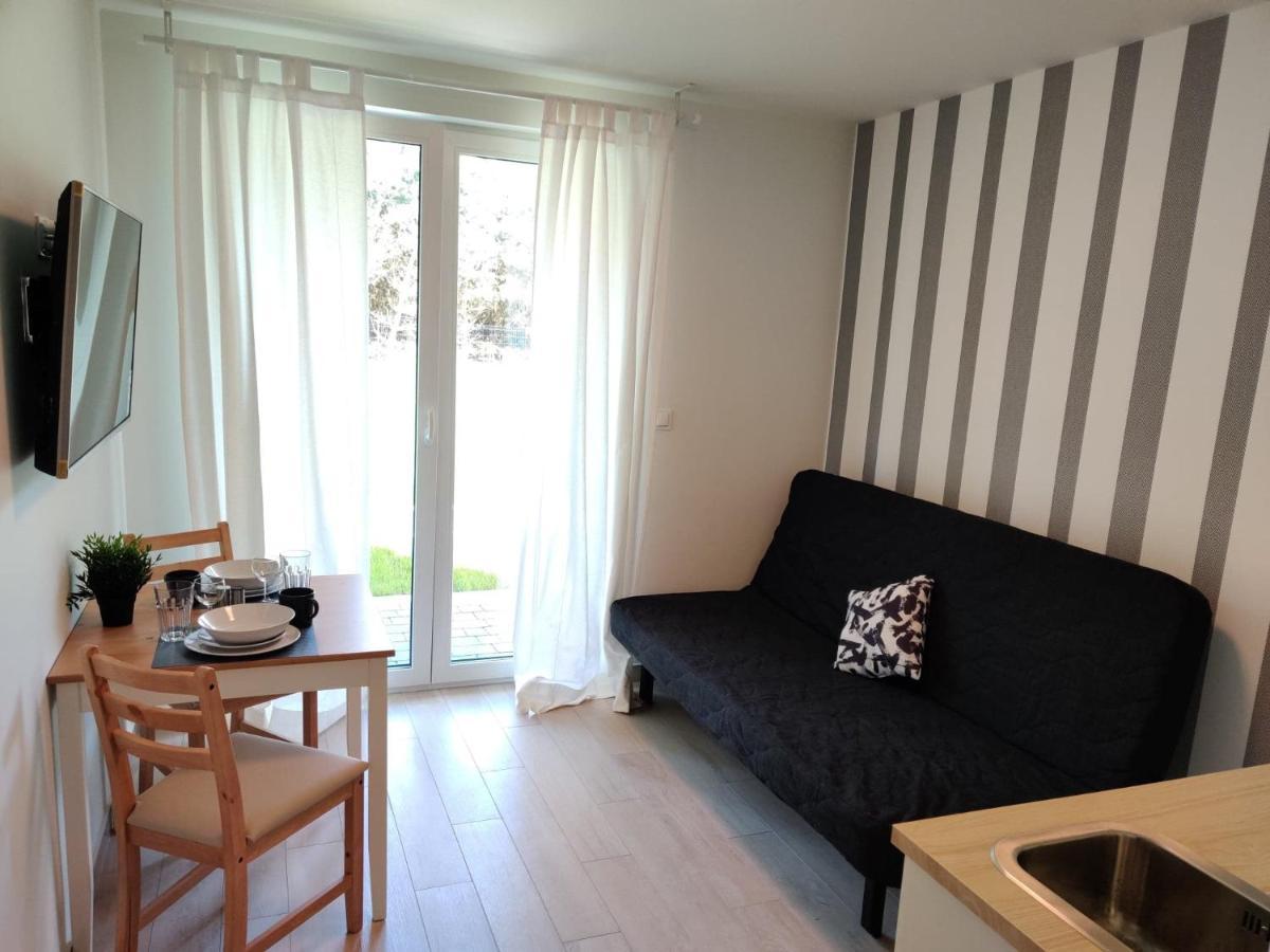 Ostrowo Plaza Hotell Exteriör bild